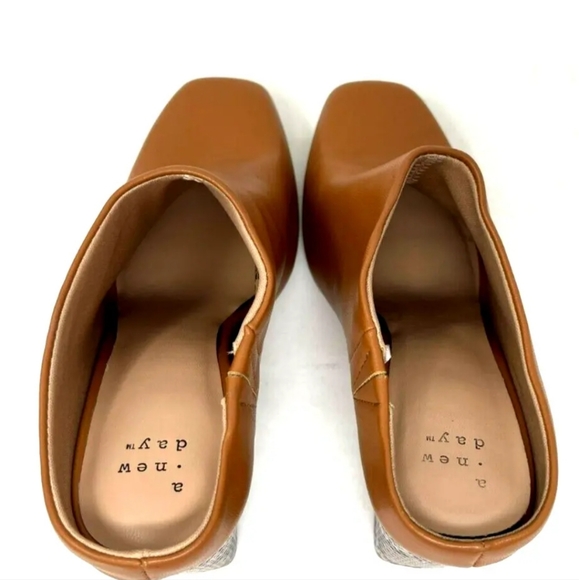 Women's Cognac Paula Memory Foam Mule Heels - Picture 3 of 4